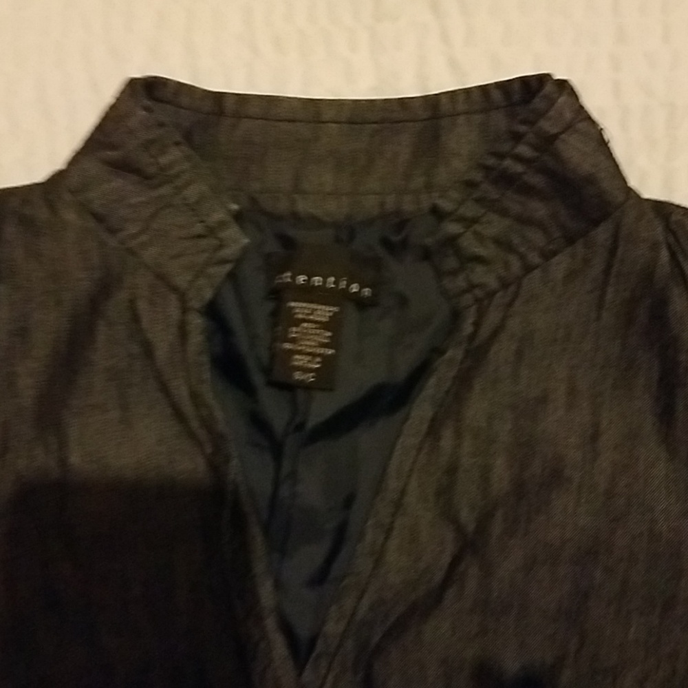 Blazer - Picture 3 of 4
